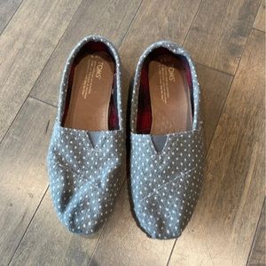 tom’s slip on shoes